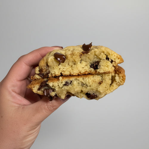 Chocochip con Masa Madre: Galleta de chocochip con chispas de chocolate semiamorgo con todos los beneficios de la Masa Madre.