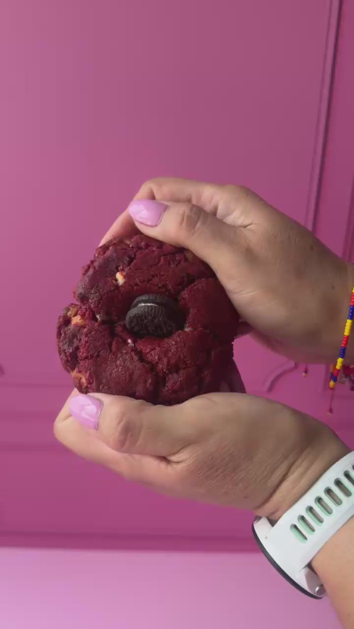 Red Velvet Nutella: Galleta Red Velvet rellena de nutella.
